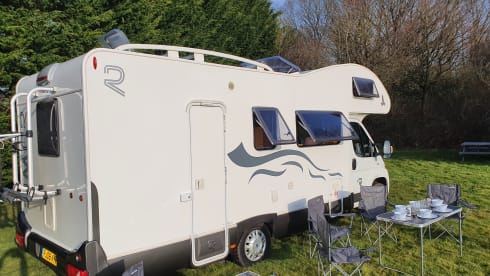 Frankie G – Frankie is our beautiful & flexible 6 berth Motorhome.