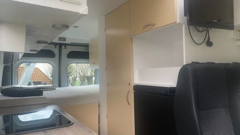 2-person Peugeot campervan from 2019