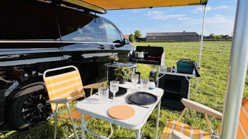 The VANtastic V – 4p Mercedes-Benz rooftop from 2019