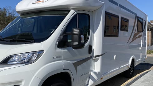 MC Louis Souvereign 479 con letto matrimoniale