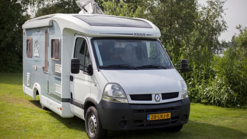 Sunny Boy – 4 P Knaus Sun TI camper, large bed, 2 x air conditioning - Nijmegen region