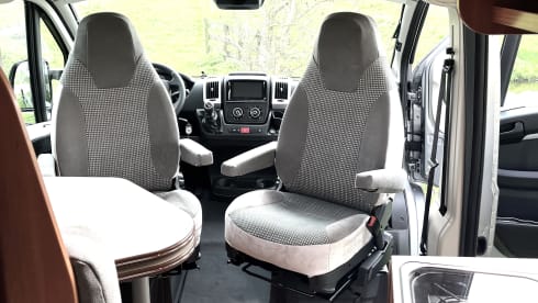 Scout – Globecar; Tough 2 person Citroen Jumper from 2022
