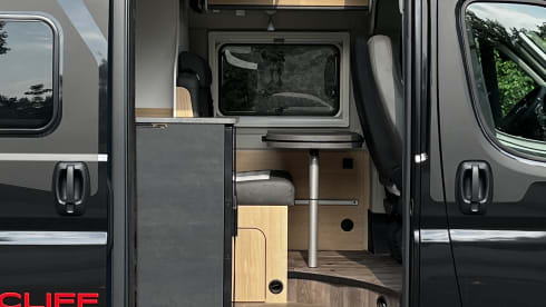 Camperrent 400 – 3p Sunlight bus from 2025
