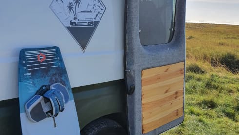 Super atmospheric & adventurous off-grid road trip camper!
