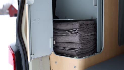 Uggla – VW California Ocean für 4 Personen mit Sitz- und Schlafmöglichkeit