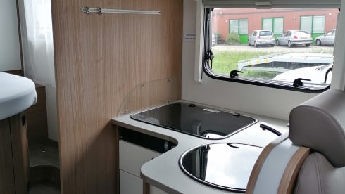 Carado T339 – ULTIMATE FREEDOM! Luxurious and complete camper with Queensbed and Luxurious interior
