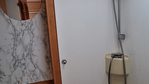 6p Hymer Alkovenmöbel aus dem Jahr 2005