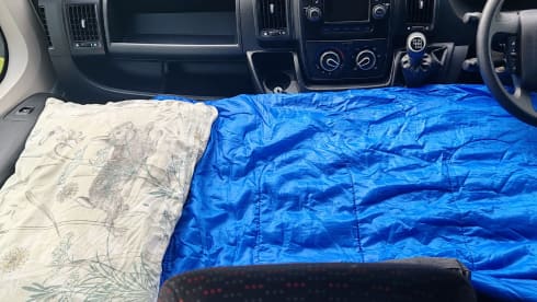 Valerie – Luxury 5 Birth Camper