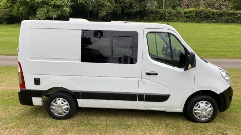 Red – Camper Renault Master 2.5 del 2017 *con smart TV, riscaldamento, WC ecc.*