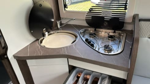 Oscar – 4p Benimar semi-integrated uit 2024