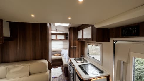 Rewind – Escapade familiale de luxe : camping-car moderne à 6 couchettes prêt pour l'aventure !