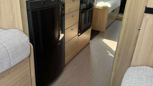 Cuben  – 6 berth Peugeot semi-integrated from 2017