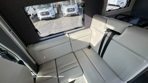 2026 Reg Island Bed 4 berth Autotrail F74 