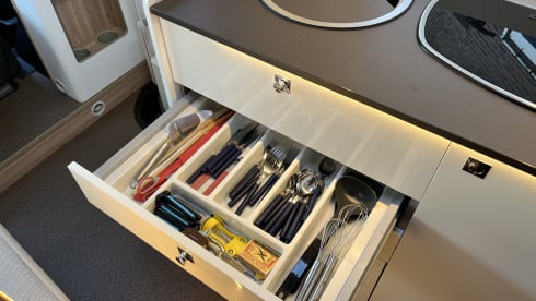 Vrijheid 3 – Very luxurious Bürstner T690 Length beds + lifting bed 2023