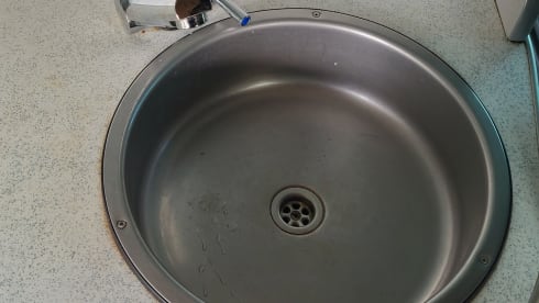 Nuggie – 4-5 seater 2008 Ford Nugget with high roof 