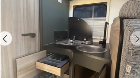 The great escape – Luxe Ford Rimor camper 2026, familiecamper met 5 slaapplaatsen