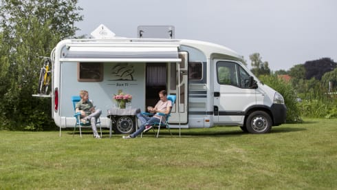 Sunny Boy – 4 P Knaus Sun TI camper, large bed, 2 x air conditioning - Nijmegen region