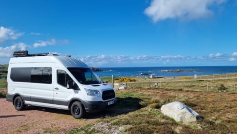 Yeti – 4-persoons Ford Tranist Mk8 Off Grid-camperwagen uit 2017