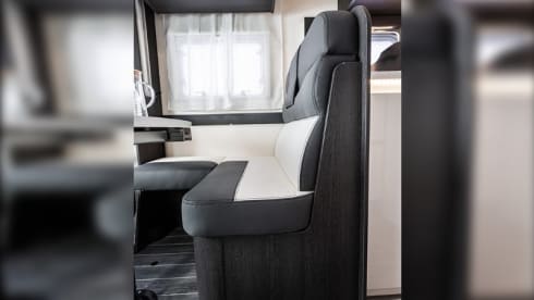 Zefiro 696 Automatic 5 berth – 2024 Roller Team Zefiro 696 Five berth automatic