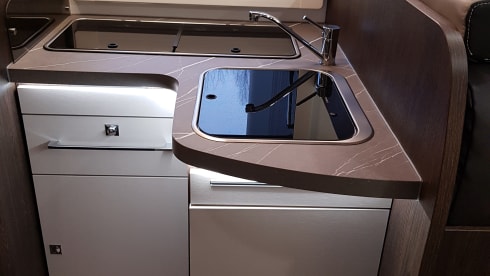 New camper (2021) benimar cocoon 463 automatic 170 hp