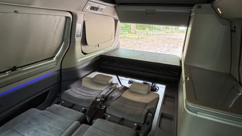 Mantel – 4-seater Volkswagen bus from 2025