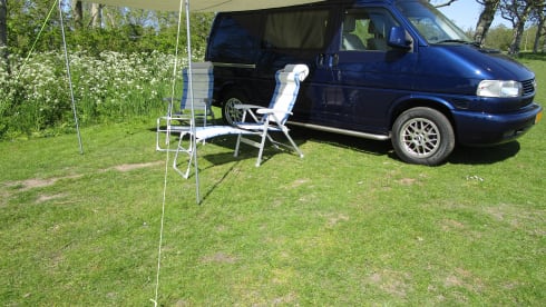 Super nice VW T4 2.5 TDI for a wonderful camper holiday.