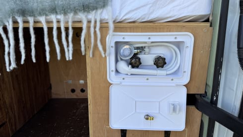 Richard – Ecological Self-Build Camper (Automatic) - Opel Movano 2015 – Richard 