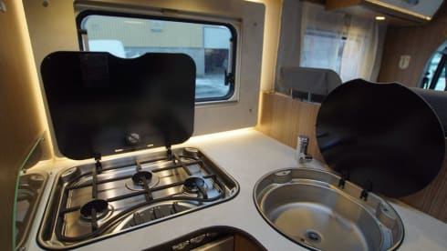 Wille – Automatic, Hymer Carado 4 person family camper, long beds! 