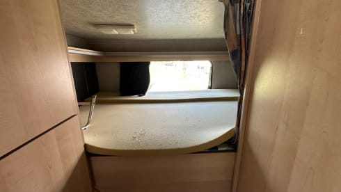 Ford Rimor – Ford Rimor 6 persoons leuke camper te huur