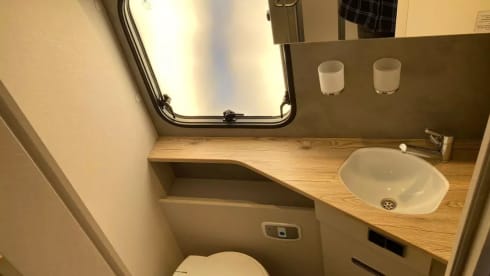Roxi – Dethleffs Semi-integrated 4p from 2021 (Very nice and complete)