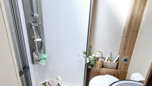 Bertha  – 6 Berth Luxury Family Motorhome - Pet Friendly - 2020 Fiat