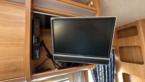 Vrijheid – Adria Mobil alcove - zeer ruim 