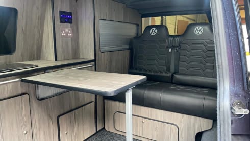 The Explorer – L'Explorer VW T6 4 couchettes Campervan - Automatique