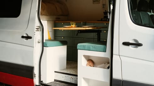 Bennie – 2p Mercedes Sprinter Camperbusje uit 2012