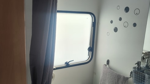 Zaneta –  Family Fiat New Life 6berth/6 belt Motorhome Hire