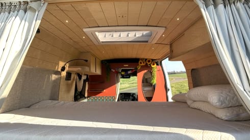 Kees ''Keesie'' de Kemper – Nice Opel camper van for 2 people
