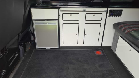 Red Dragon – 4 berth Volkswagen campervan from 2014