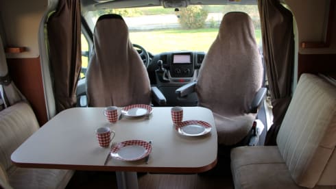 Super nice Mc Louis 4 person camper with various extras