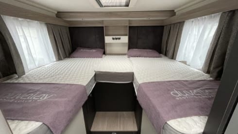 BZT – 2024 Swift Voyager 485 - 5 Berth Rear Fixed Bed