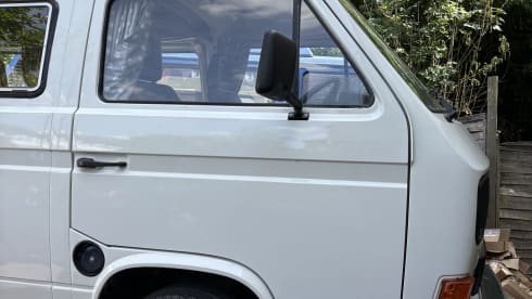 Freddie – Cosy Camper for 2, full awning - 1980's VW T3 high-top
