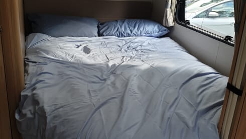 Wunderschönes, modernes, stilvolles 4-Bett-Wohnmobil zum Mieten!