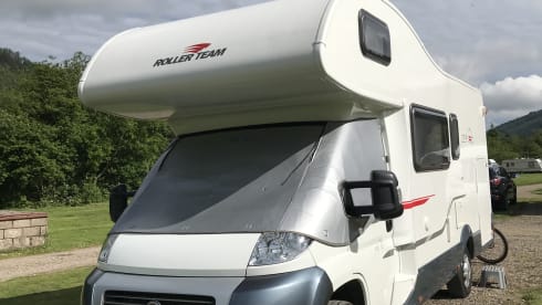 Rollerteam Zefiro 690G 4 berth 