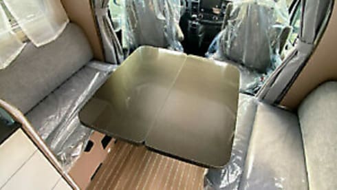 CAMPER – Camper Semintegrale con Letto nautico