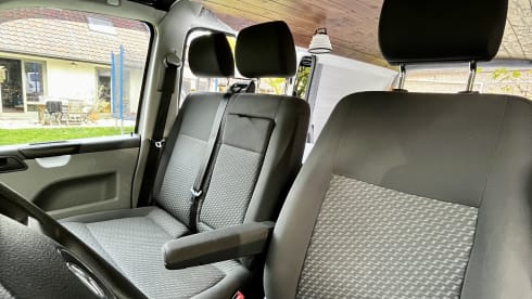 Bulli Ruby – Volkswagen T5 (2012) for 2 people