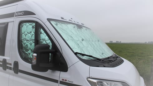 New luxurious Campervan with XL bed Laika Kosmo 6.4