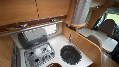 Length beds! Adria Coral S670SL new condition