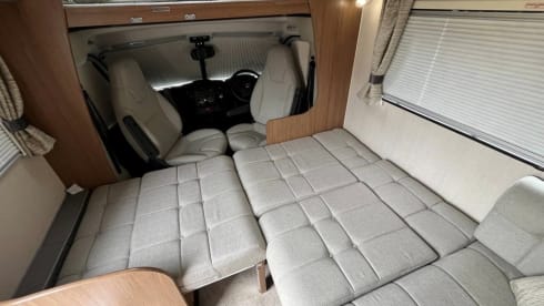 Annie T – 6 berth Autotrail alcove from 2018