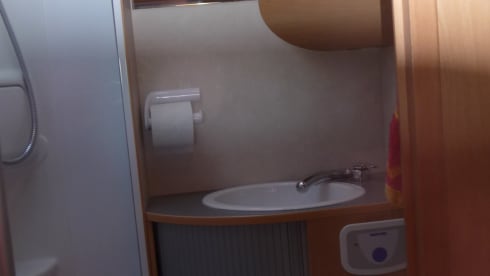 Nice compact camper for 4 people.