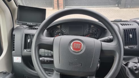 5p Challenger semi-integrated uit 2015
