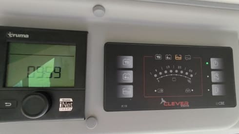 Clever Van with roof tent (4 persons) - Built in 2022